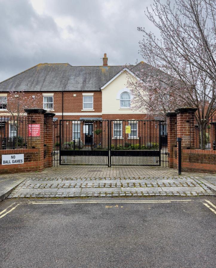 Charming 3-Bed House With 1 Parking Space Canterbury Exterior foto
